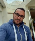Встретьте Мужчинa : Dimitri, 50 лет до Франция  Izernore 